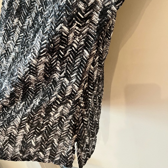 Escada Silk Granite Top - Picture 2 of 4